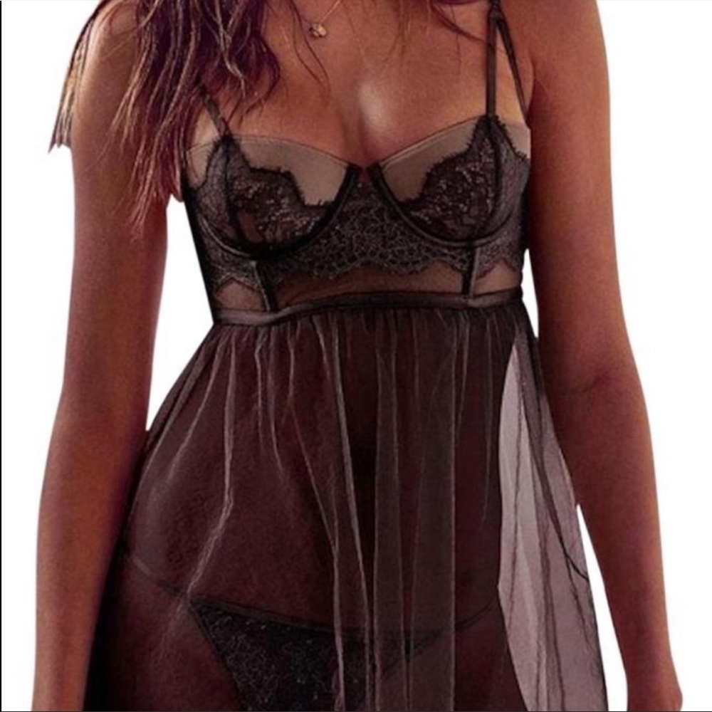VICTORIA’S SECRET 32B LACE BABYDOLL LINGERIE